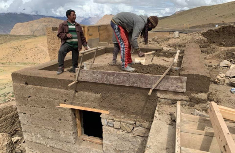  Mudhouse construction in Kaza | Photo: Mr. Janhwij Sharma, Additional DG, ASI