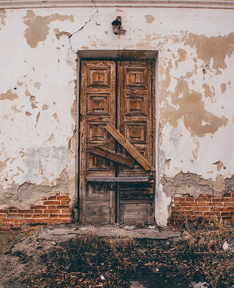 Broken Door | Photo: Mikey Dabro